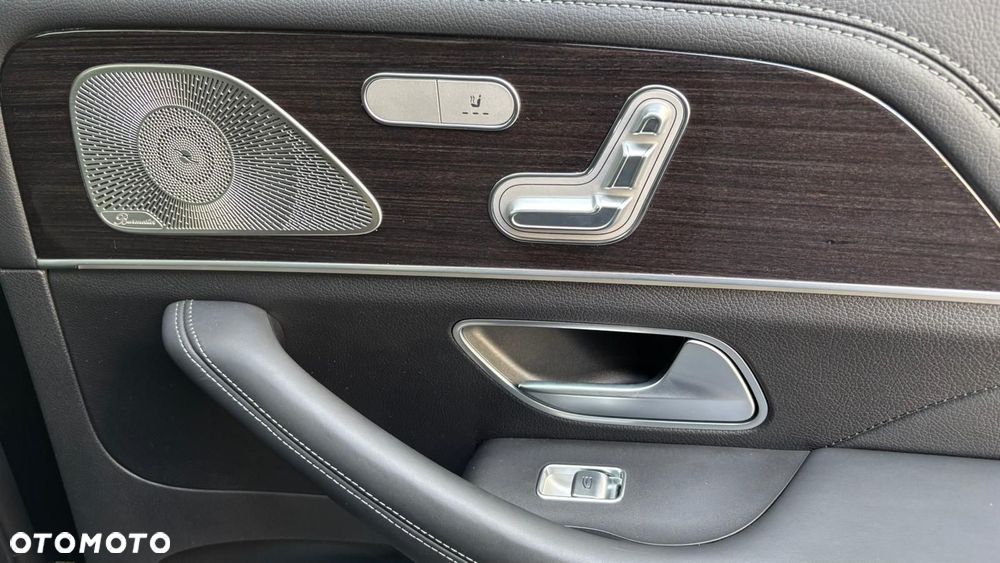 Mercedes-Benz GLS - 28