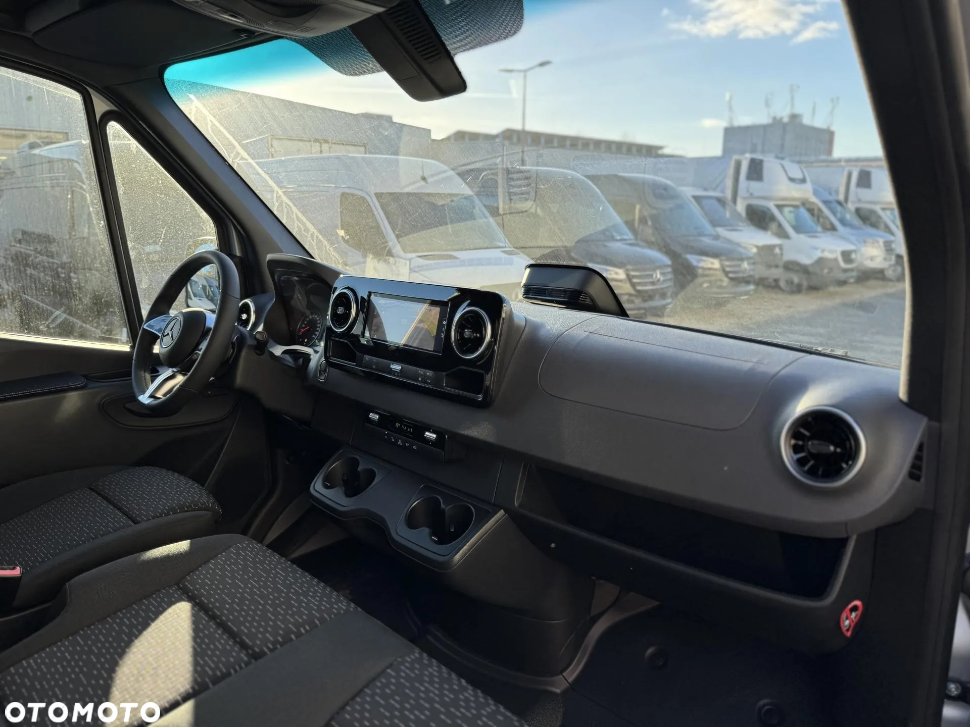Mercedes-Benz Sprinter - 11