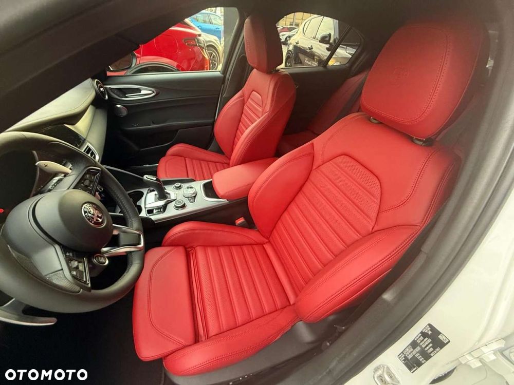 Alfa Romeo Giulia - 13