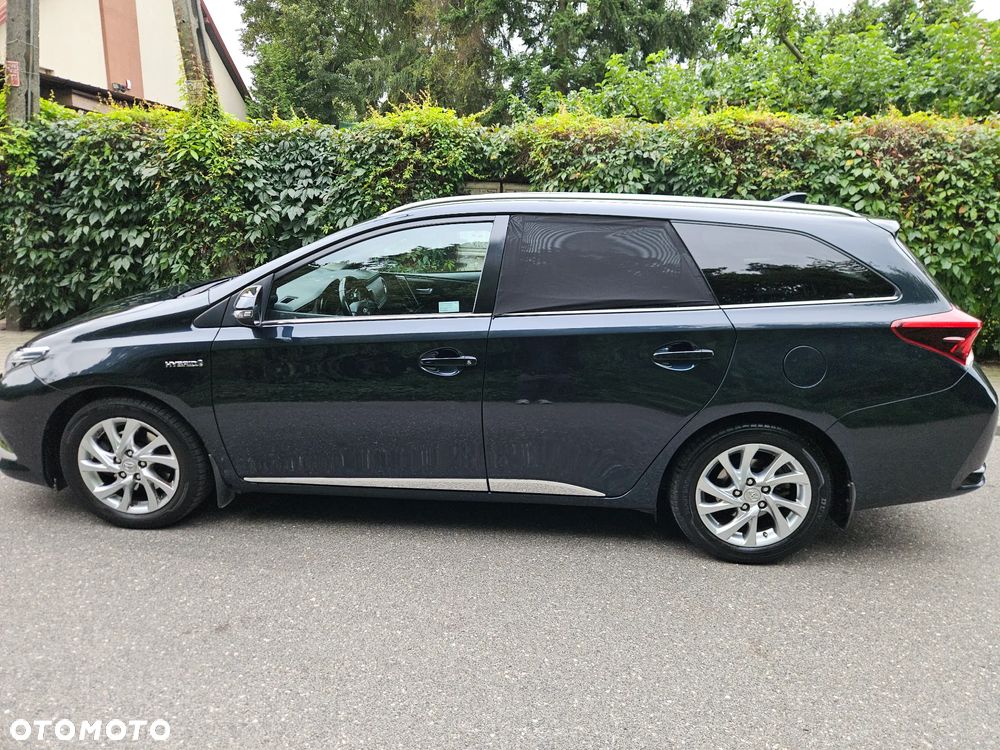 Toyota Auris Hybrid 135 Comfort - 4
