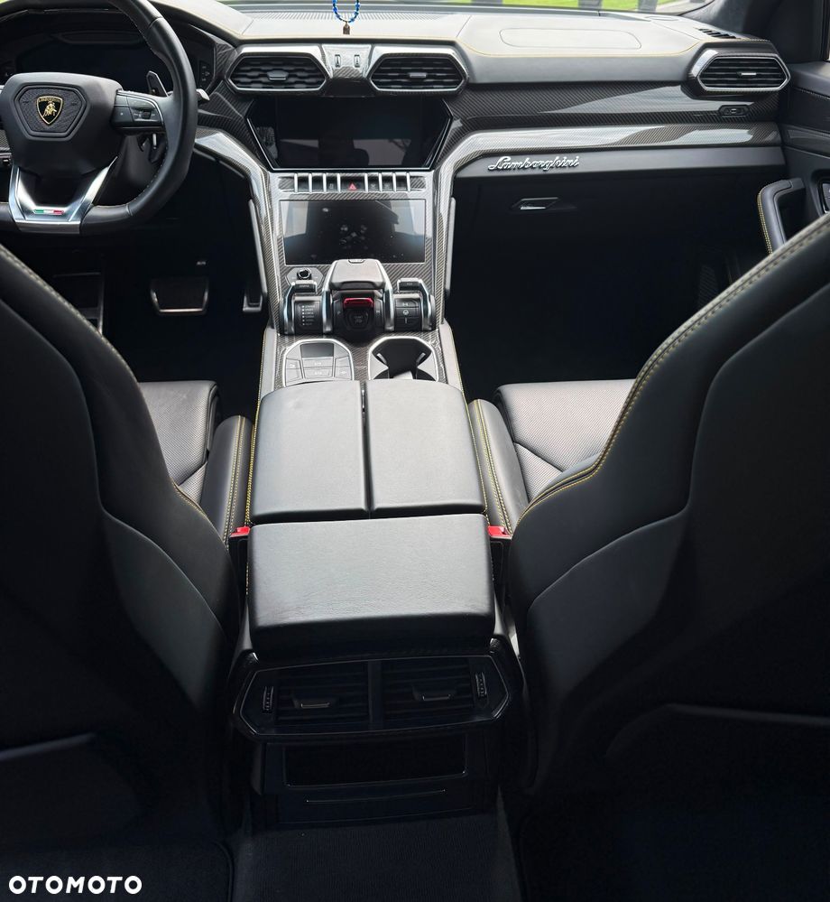 Lamborghini Urus - 13