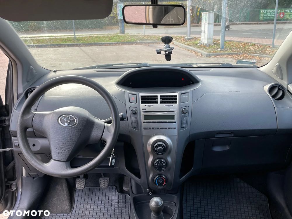 Toyota Yaris 1.0 Terra - 3