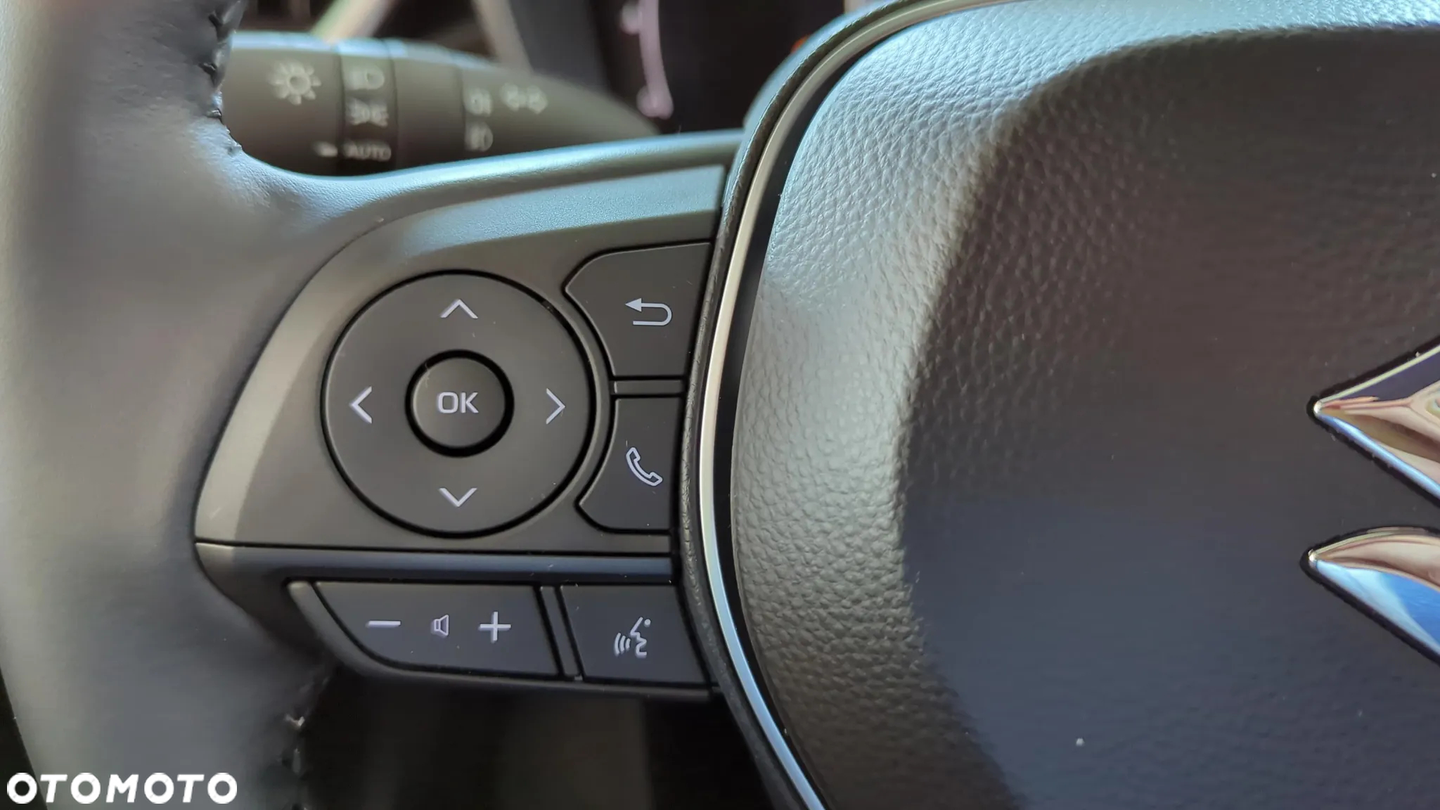 Suzuki Swace 1.8 Hybrid Premium Plus CVT - 13