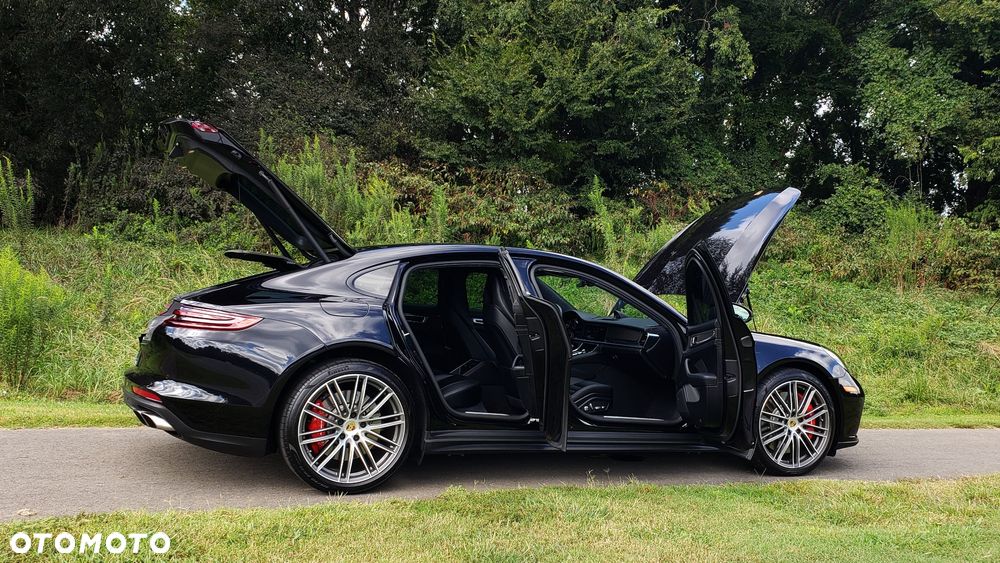 Porsche Panamera - 12