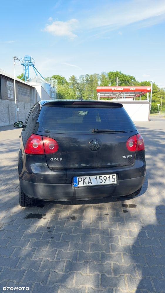 Volkswagen Golf 1.6 FSI Sportline - 3