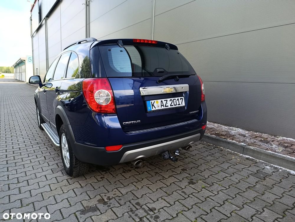 Chevrolet Captiva 2.4 LS 5os - 24