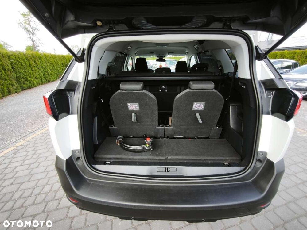Peugeot 5008 - 19
