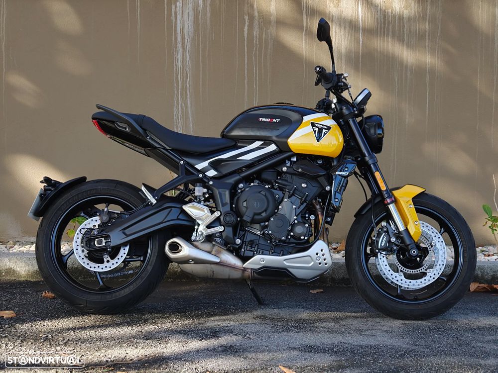Triumph Trident 660 Cosmic Yellow - 22