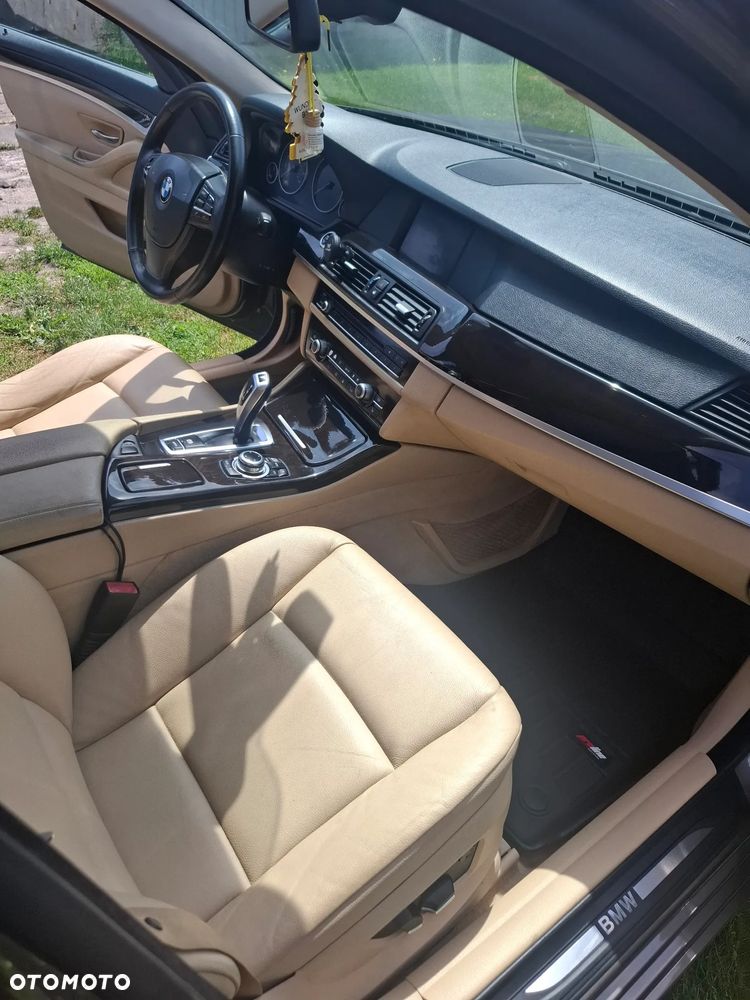BMW Seria 5 528i - 13