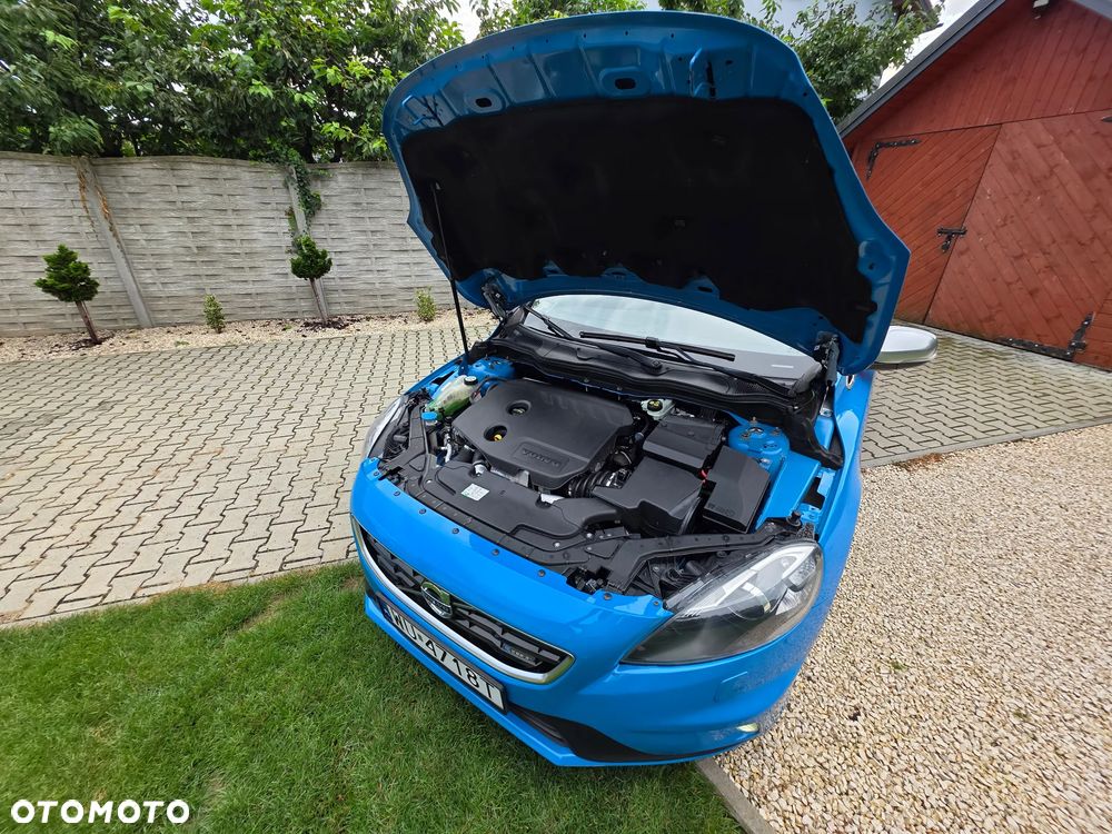 Volvo V40 D2 R Design - 11