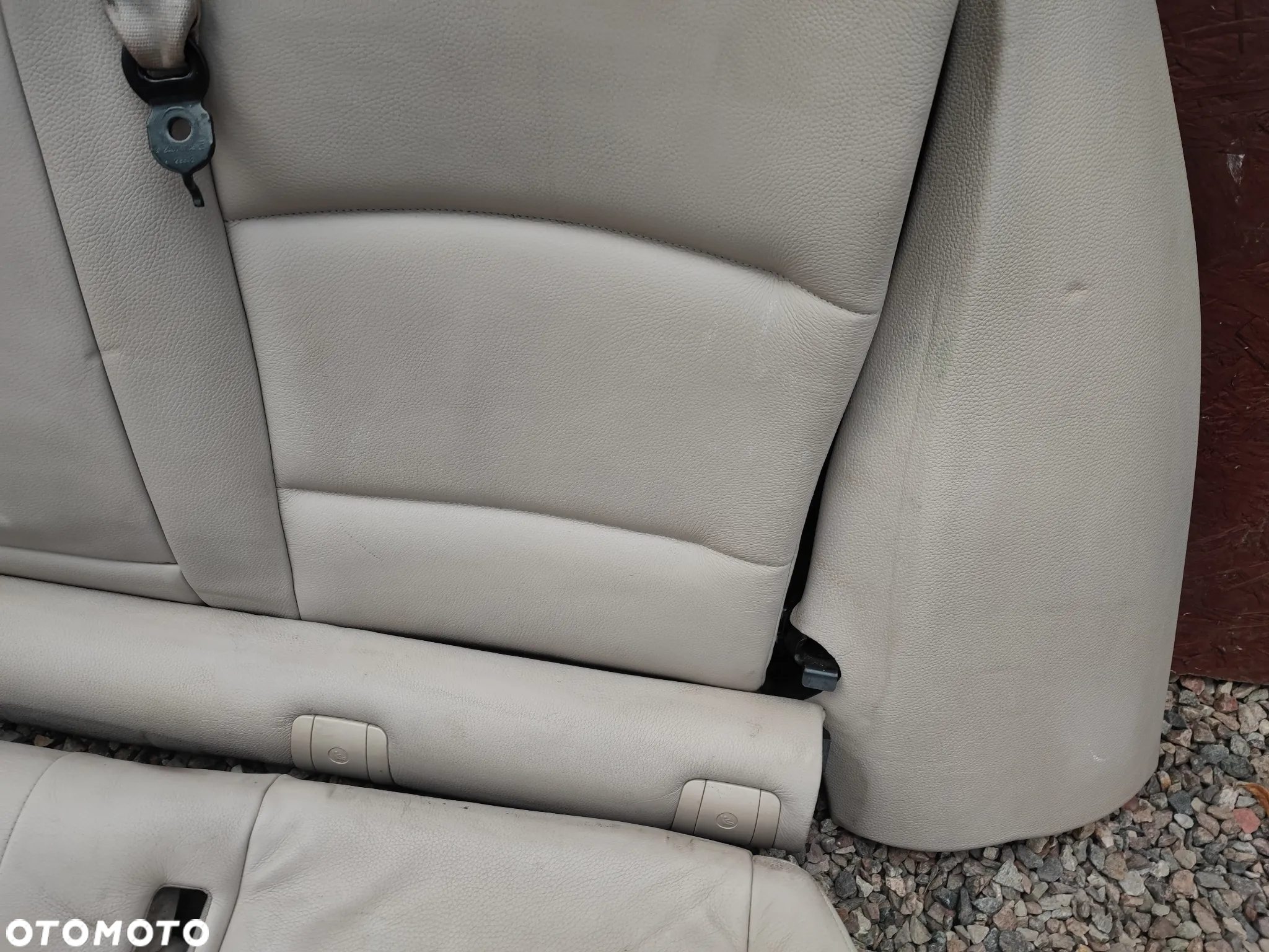 BMW F11 / F11N ORYGINALNA KANAPA TYŁ W KOLORZE DAKOTA OYSTER / BEŻOWA + PODŁOKIETNIK O NR. 7 254 260 OEM W DOBRYM STANIE - 10