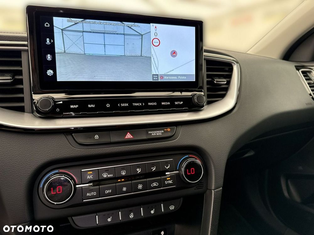 Kia Ceed - 27