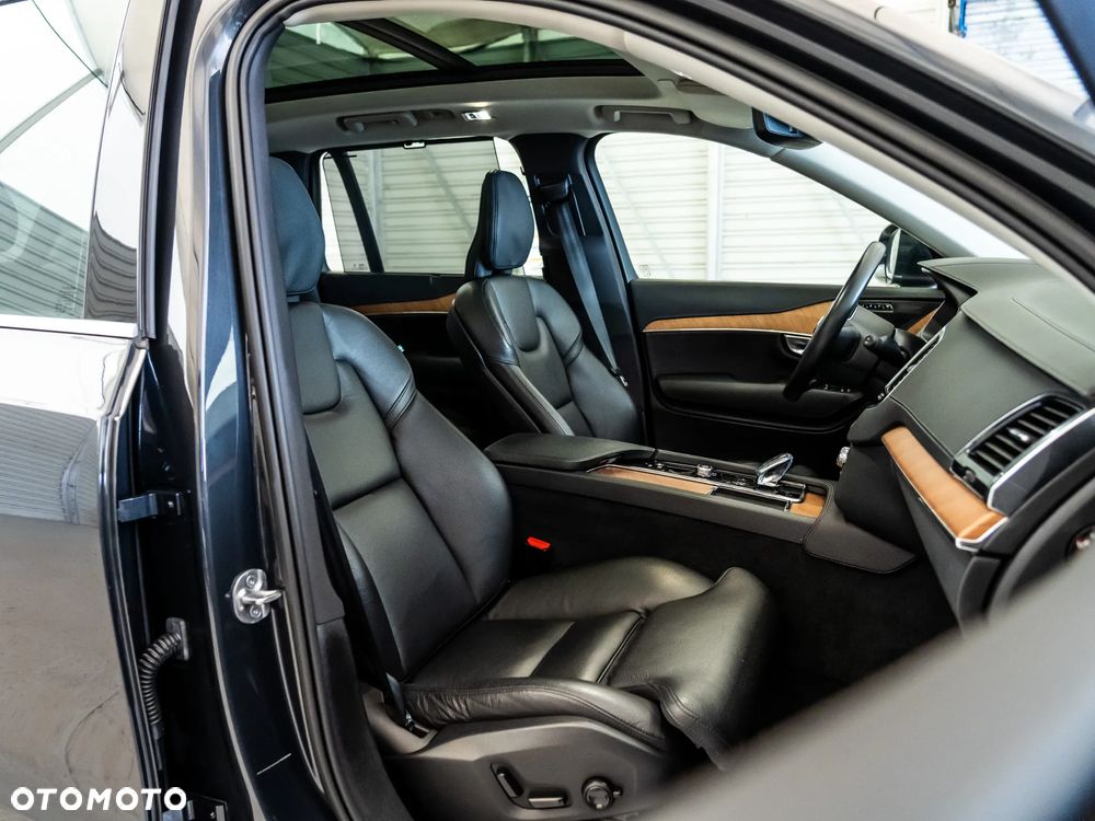 Volvo XC 90 T8 AWD Plug-In Hybrid Inscription 7os - 32