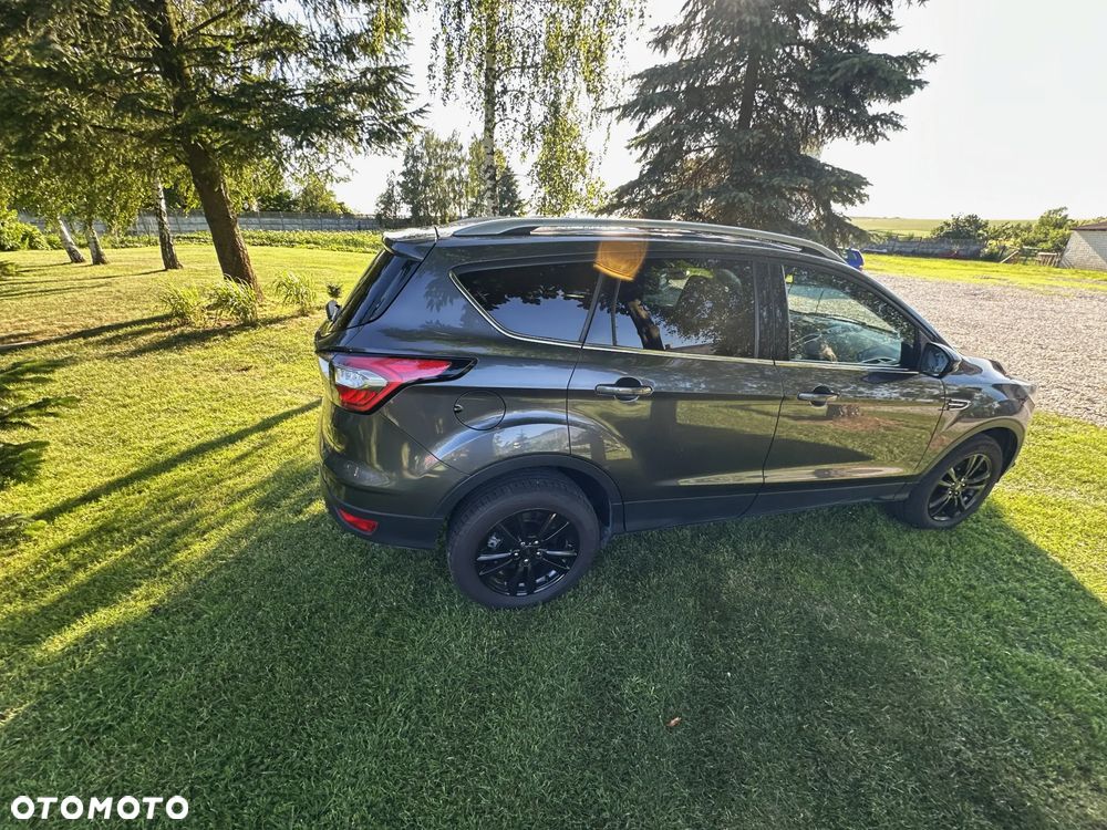 Ford Kuga 2.0 TDCi 2x4 Titanium - 10