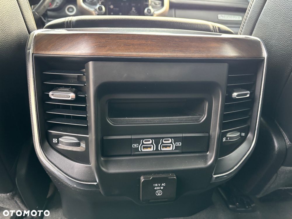 RAM 1500 Quad Cab Laramie - 25