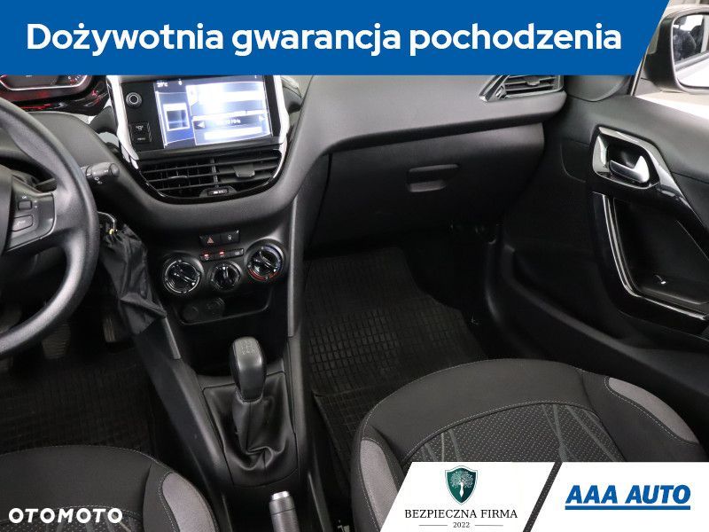Peugeot 208 - 10