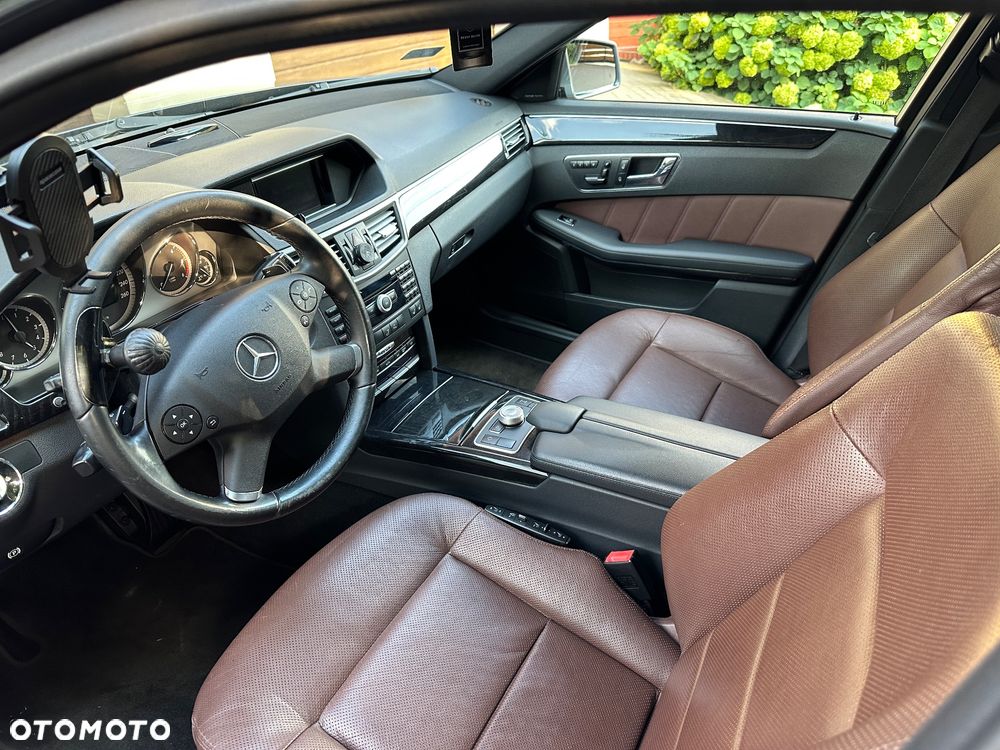 Mercedes-Benz Klasa E 350 CDI DPF BlueEFFICIENCY 7G-TRONIC Avantgarde - 34