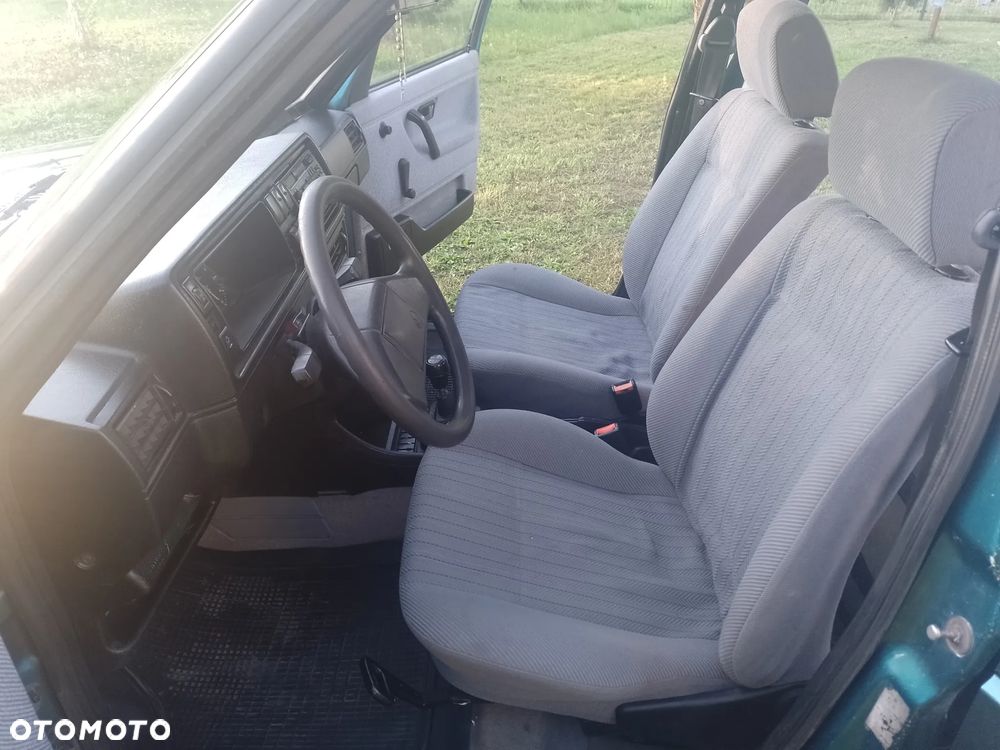Volkswagen Golf 1.3 - 13