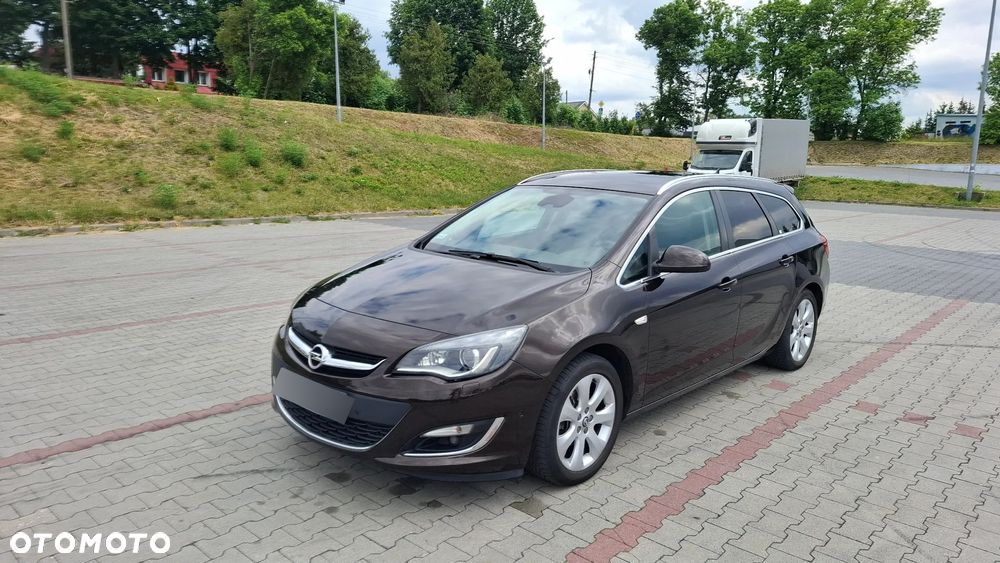 Opel Astra 1.4 Turbo Exklusiv - 2