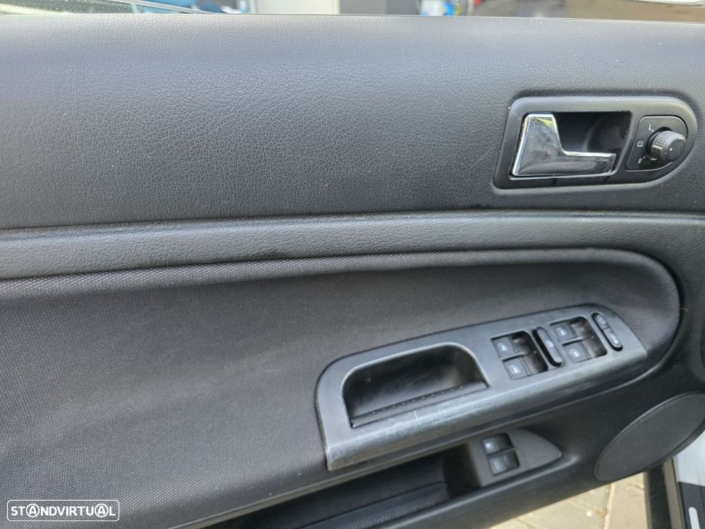 VW Passat Variant 1.9 TDi Confortline - 29