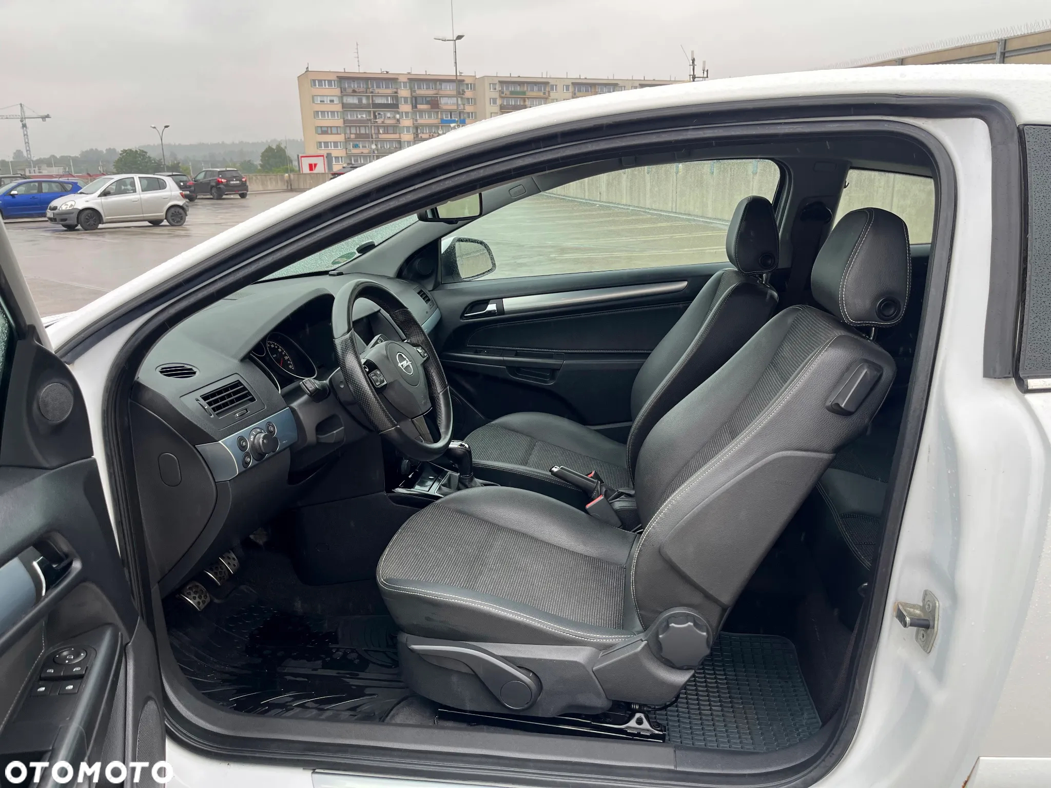 Opel Astra GTC 1.6 Turbo Sport - 13