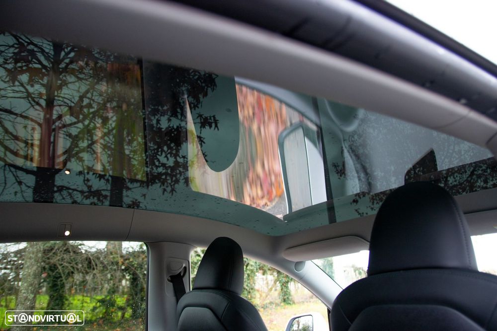 Tesla Model Y RWD - 37