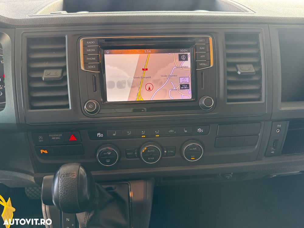 Volkswagen Caravelle LR Highline DSG - 26