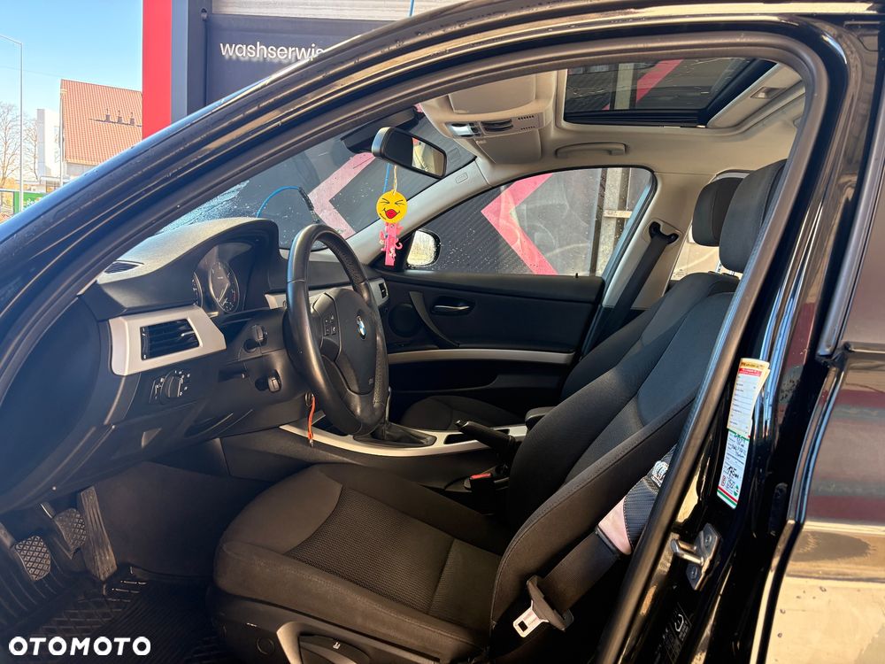 BMW Seria 3 - 38