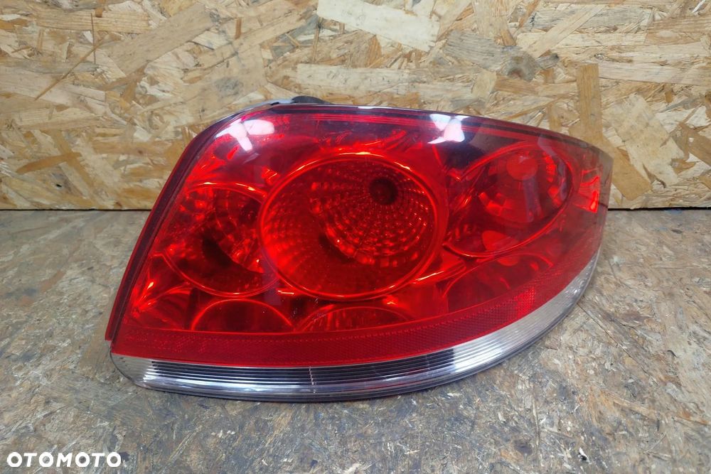 lampa tył prawa / lewa kompletna do Fiat Linea 07- sedan