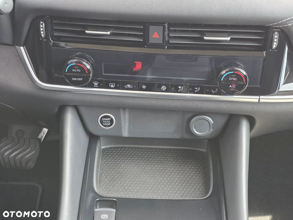 Nissan Qashqai 1.3 DIG-T MHEV N-Connecta Xtronic - 36