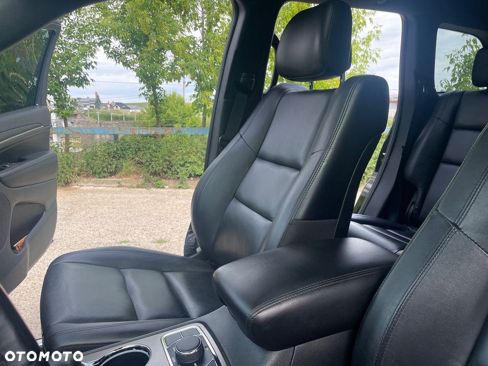 Jeep Grand Cherokee - 25
