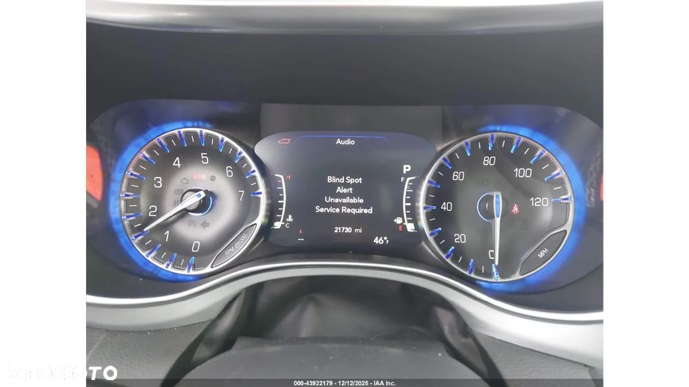 Chrysler Pacifica - 11