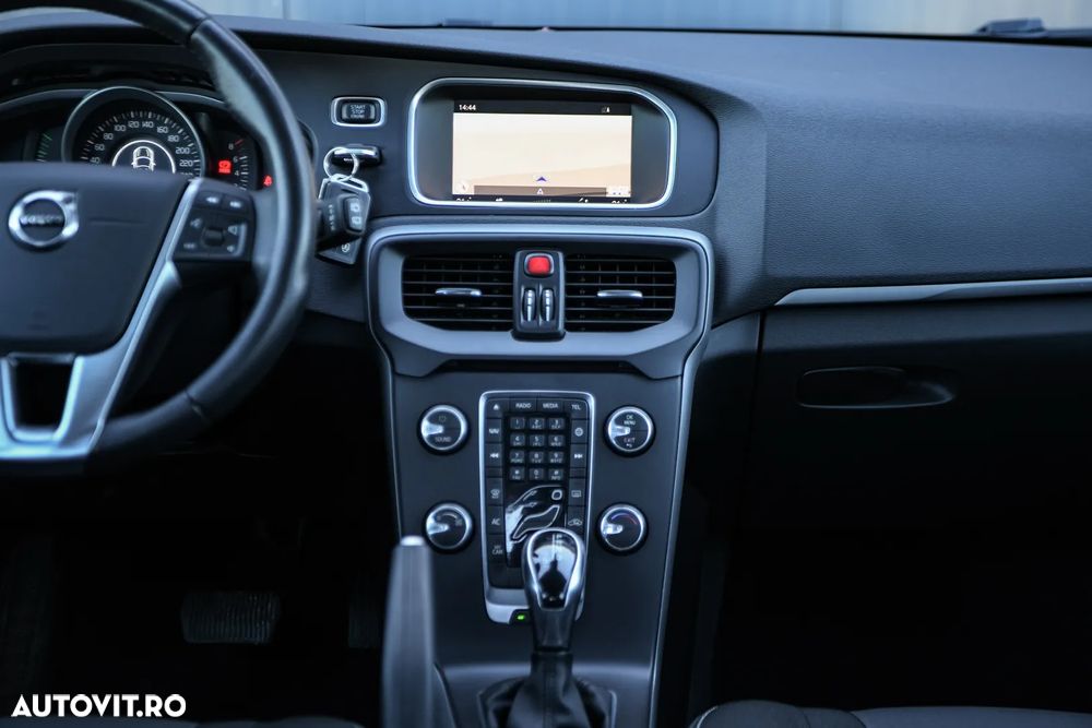 Volvo V40 T2 Geartronic - 9