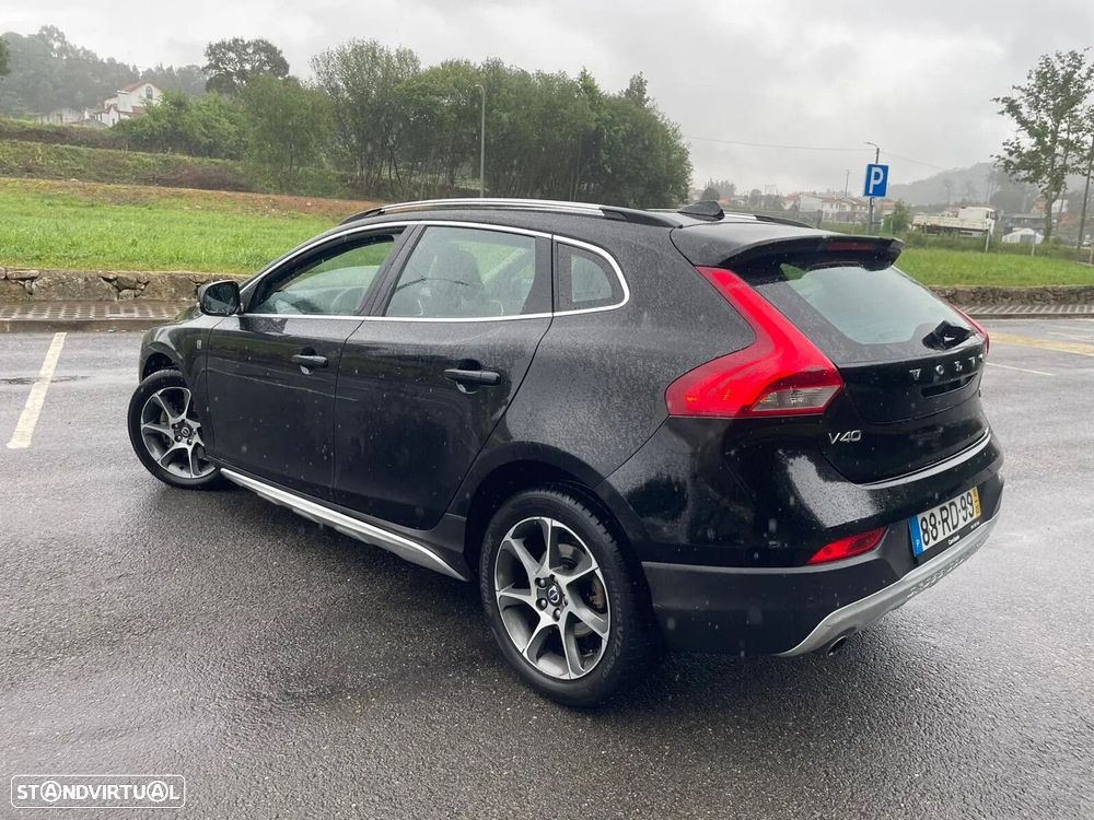 Volvo V40 Cross Country - 6