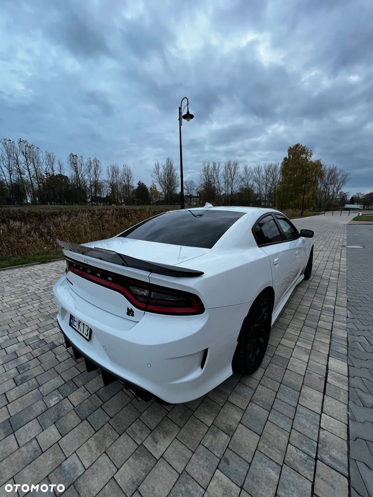 Dodge Charger 6.4 Scat Pack - 10
