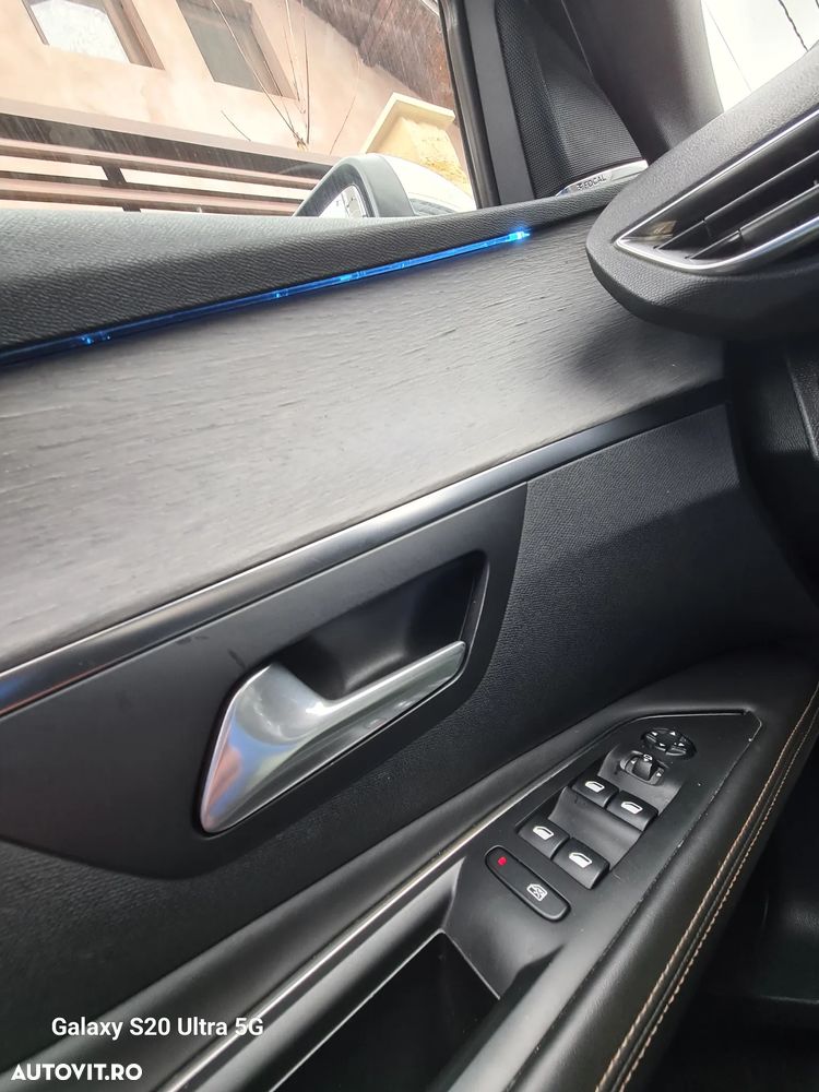 Peugeot 3008 2.0 BlueHDI S&S EAT8 GT - 8