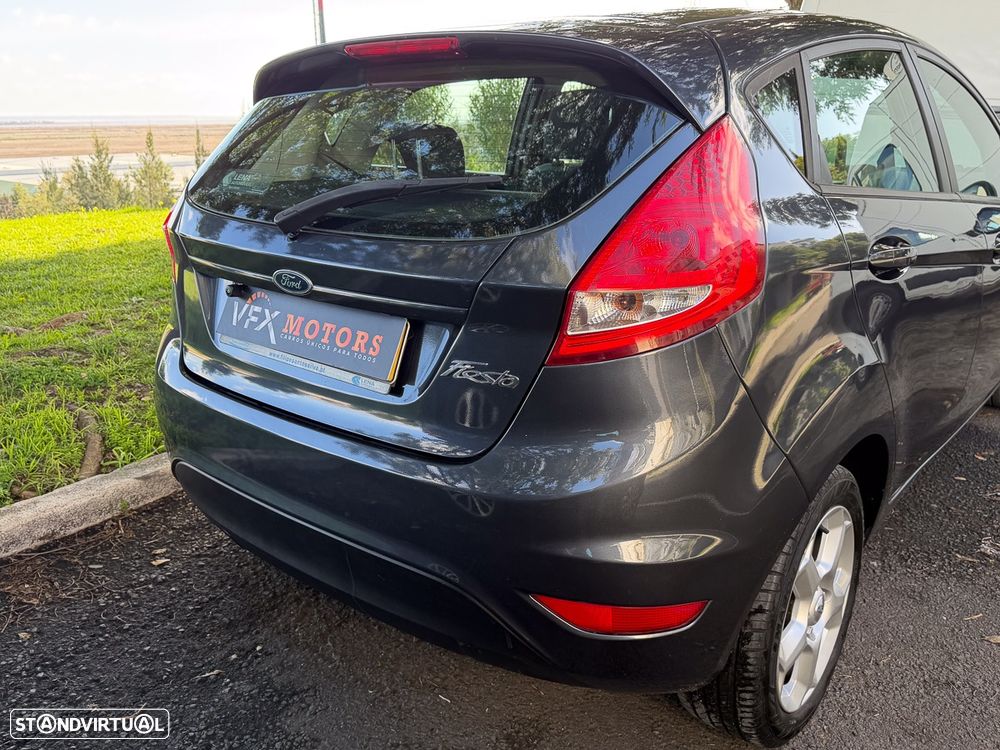 Ford Fiesta 1.25 Techno - 24