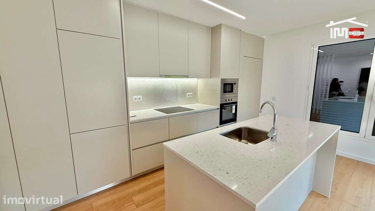 Apartamento T2 Semi-Novo, Coz. Equipada, Lavandaria, Empreendimento... - Grande imagem: 4/29