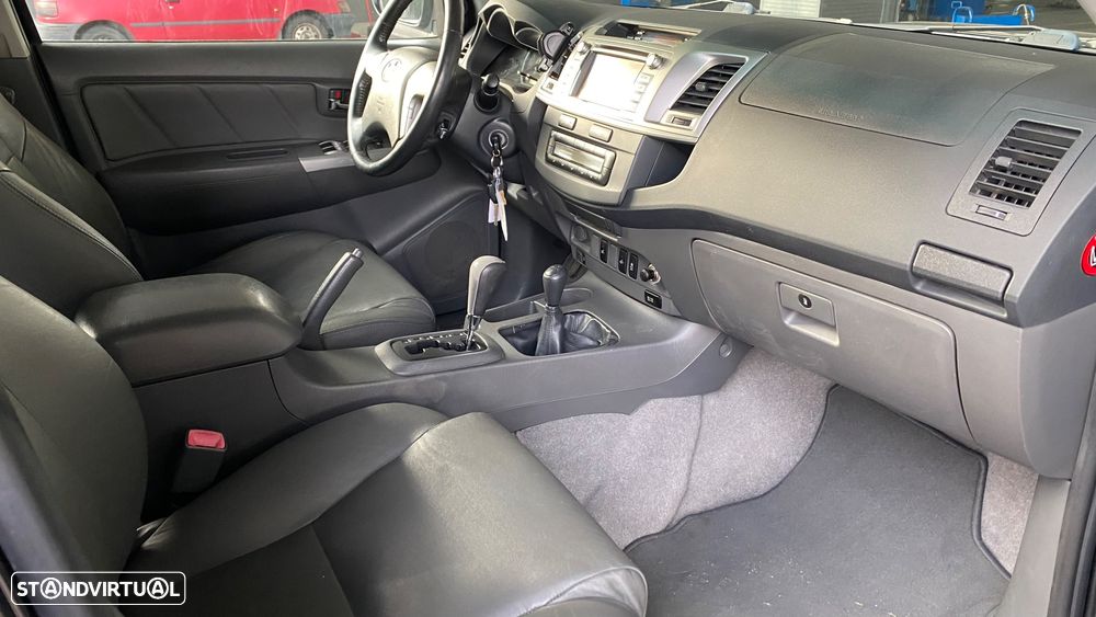 Toyota Hilux 3.0 D-4D 4WD CD Tracker CA PM - 12