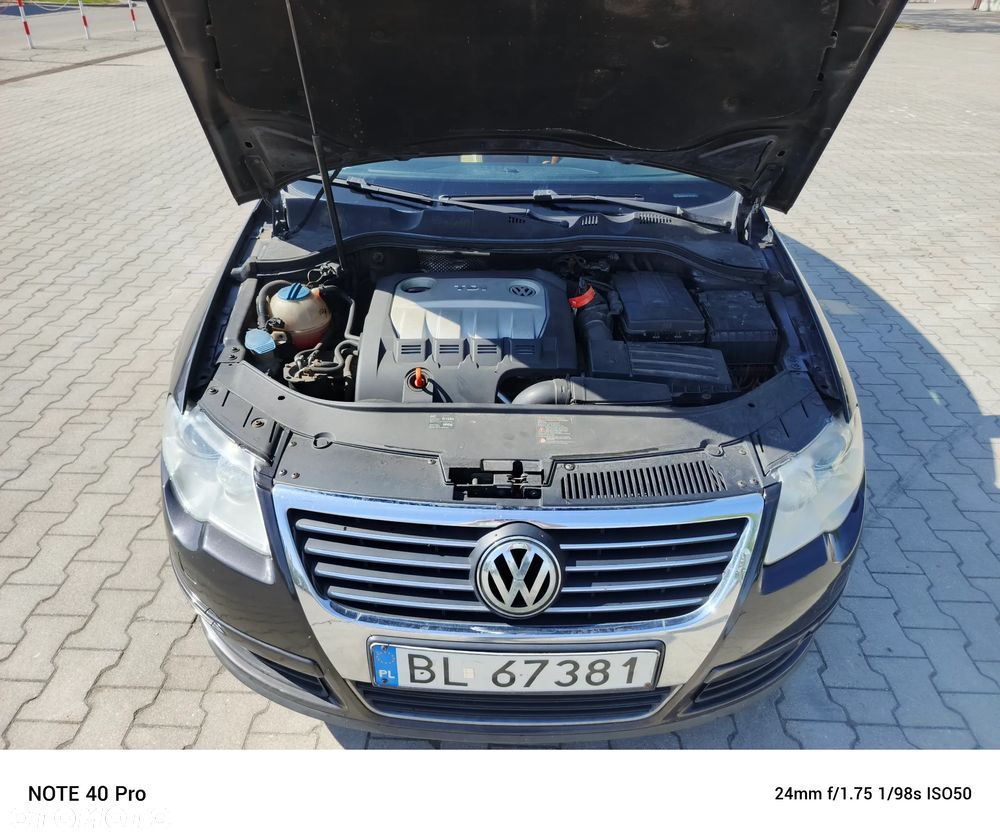 Volkswagen Passat 2.0 TDI DPF Sportline DSG - 11
