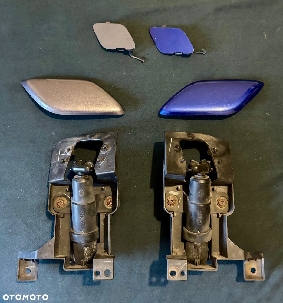 Mazda 5 CR Lift 2008/2010r Grill atrapa kratka środkowa zderzak spryskiwacz lampy przed stan b.dobry Europa zwykle i xenon ksenon ślizg wygłuszenie maski zderzak zaślepka haka pompka spryskiwaczy  spryskiwacze lamp  halogeny kratki  Grill osłoną silnika przetwornica błotnik belka wzmocnienie i dużo innych Czesci do mazdy 5 CR !!! - 3