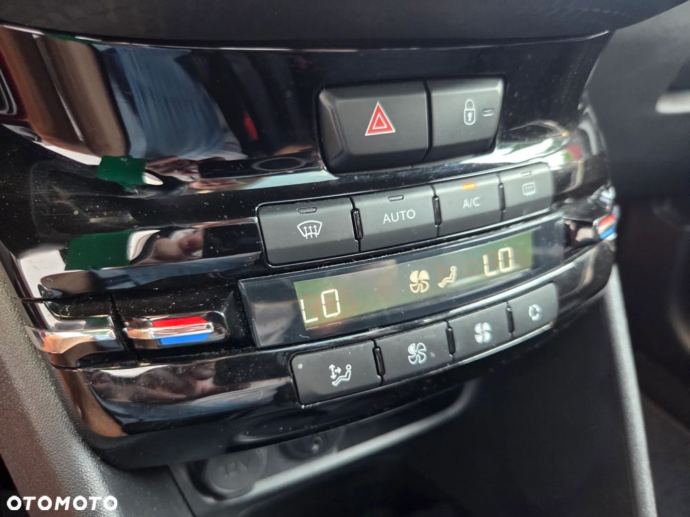 Peugeot 2008 1.6 BlueHDi Crossway - 22