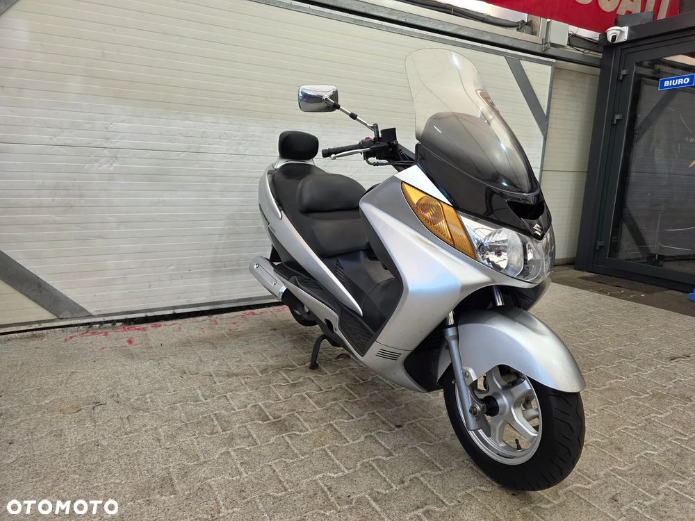 Suzuki Burgman - 4