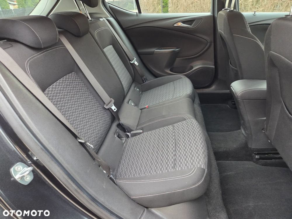 Opel Astra 1.6 CDTI Enjoy - 9