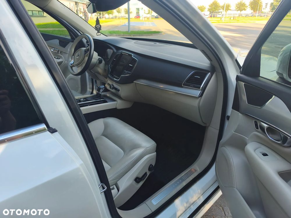 Volvo XC 90 T5 AWD Geartronic Momentum - 10