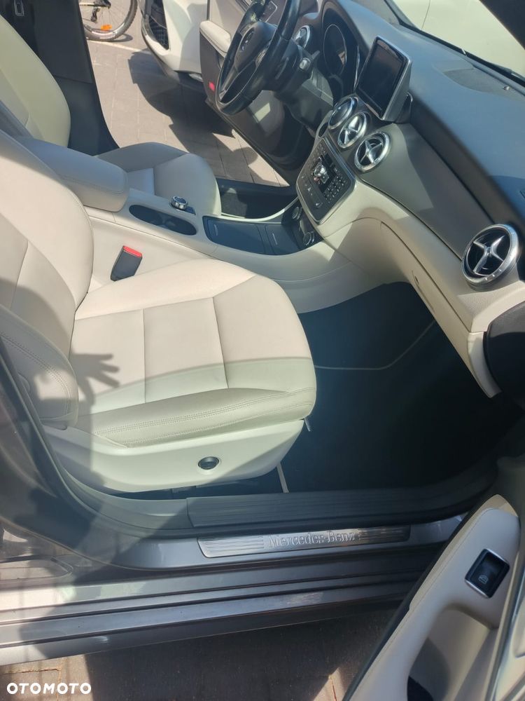 Mercedes-Benz CLA 250 7G-DCT Sport - 9