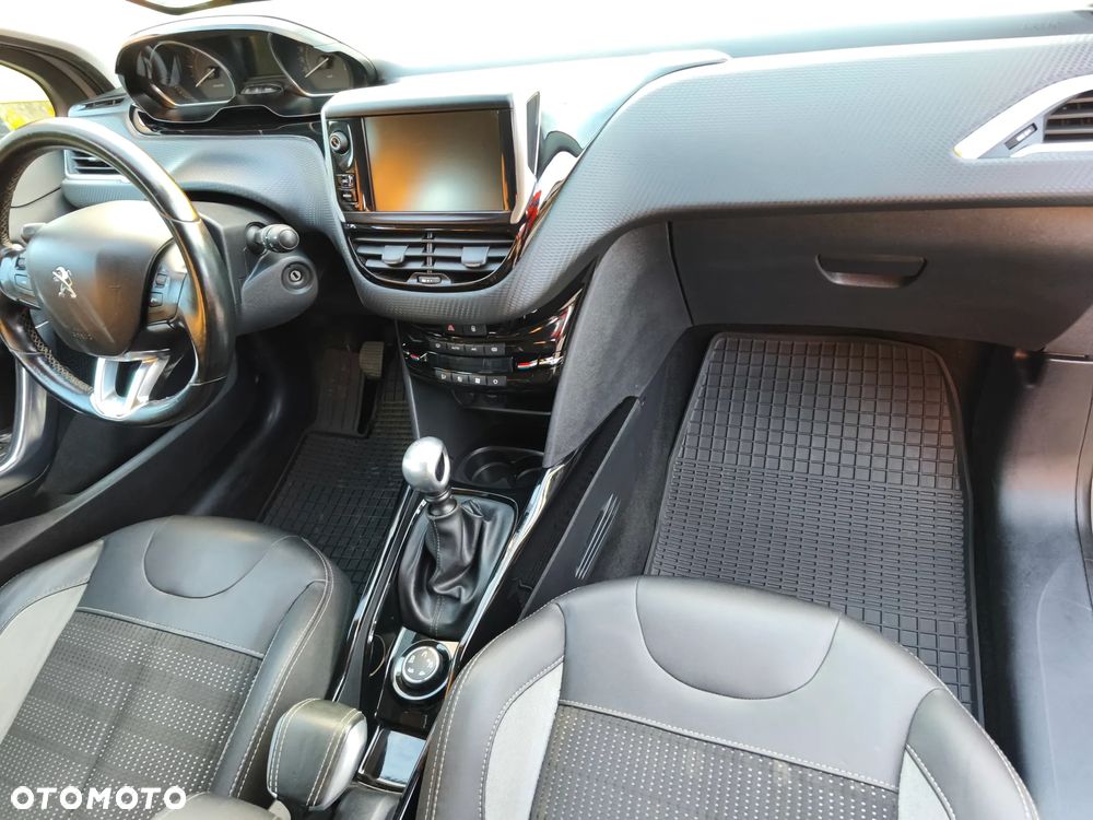 Peugeot 2008 BlueHDi FAP 120 STOP & START GT-Line Edition - 13