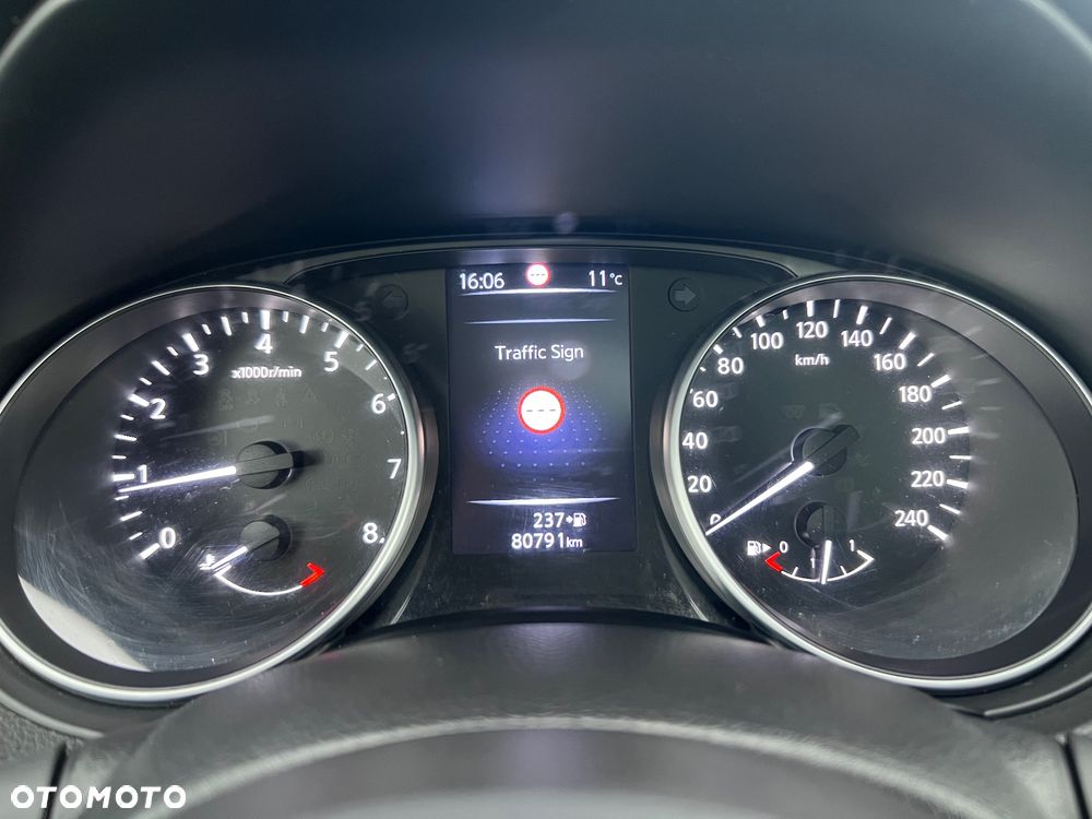 Nissan Qashqai 1.3 DIG-T N-Connecta - 24