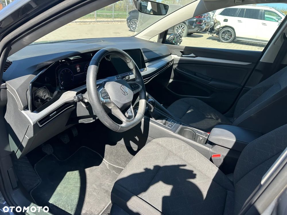 Volkswagen Golf - 10