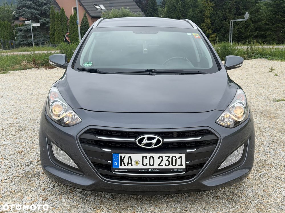 Hyundai i30 blue 1.6 CRDi Premium - 2
